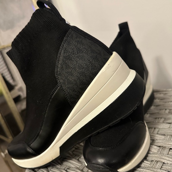 MK  Ankle Boots - Picture 2 of 7